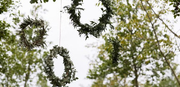 Three nuptial garlands at Monastero San Silvestro